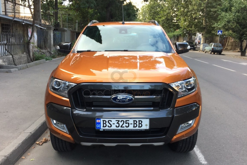 оранжевый Форд
 рейнджер 2018